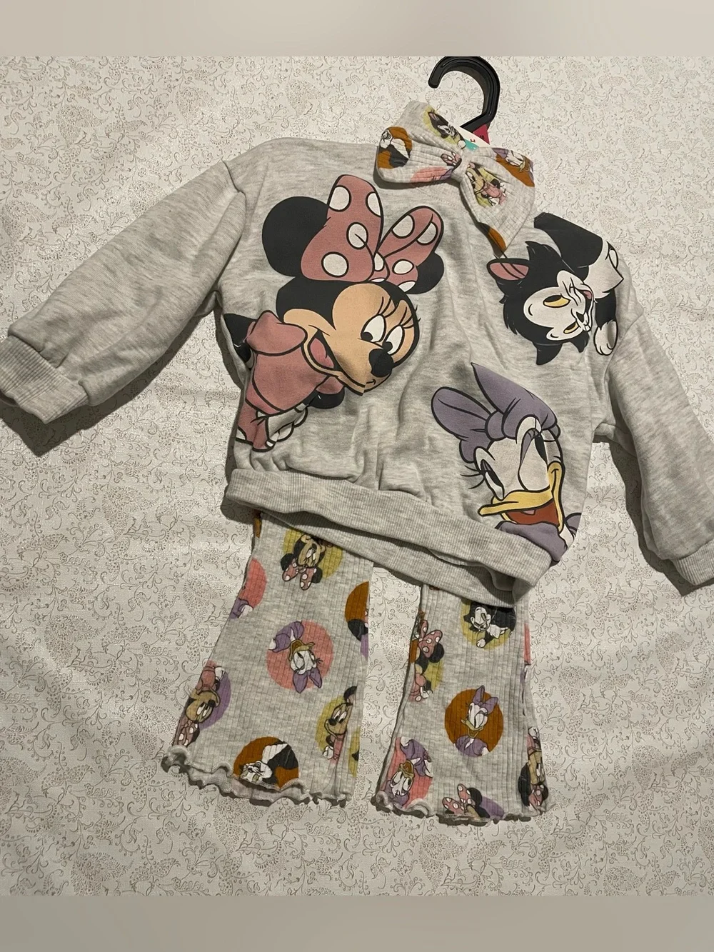 Disney Light Gray Minnie & Daisy 3 Piece Set Sweatshirt Pant Bow Fall Casual NEW